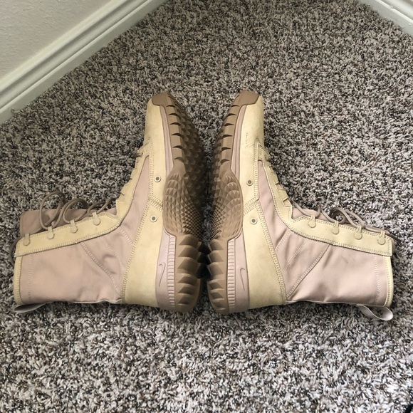 Nike Boots ? main image 4